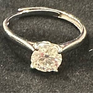 Moissanite 1 Carat Adjustable Ring - NWT